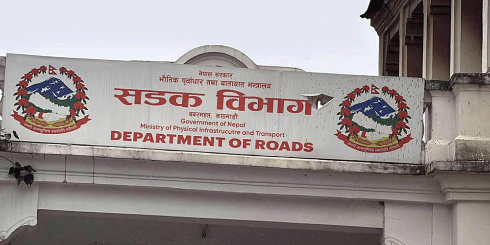 मनसुनमा सडक खुलाउन २७७ हेभी उपकरण तयारी अवस्थामा, दुई घण्टाभित्र अवरोध हटाउने लक्ष्य
